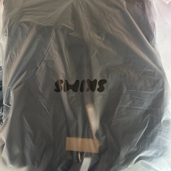 SKIMS Boyfriend Fleece Trench β Onyx β Size Small β BNWT - Picture 2 of 2